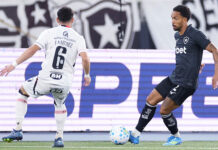 Botafogo domina, cria inúmeras oportunidades, mas para em Lucas Arcanjo e empata com o Vitória no Nilton Santos